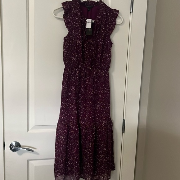 Cute ruffle dress. - Picture 1 of 4